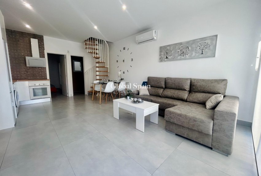 Resale - HOUSE -
TORREVIEJA - Costa Blanca