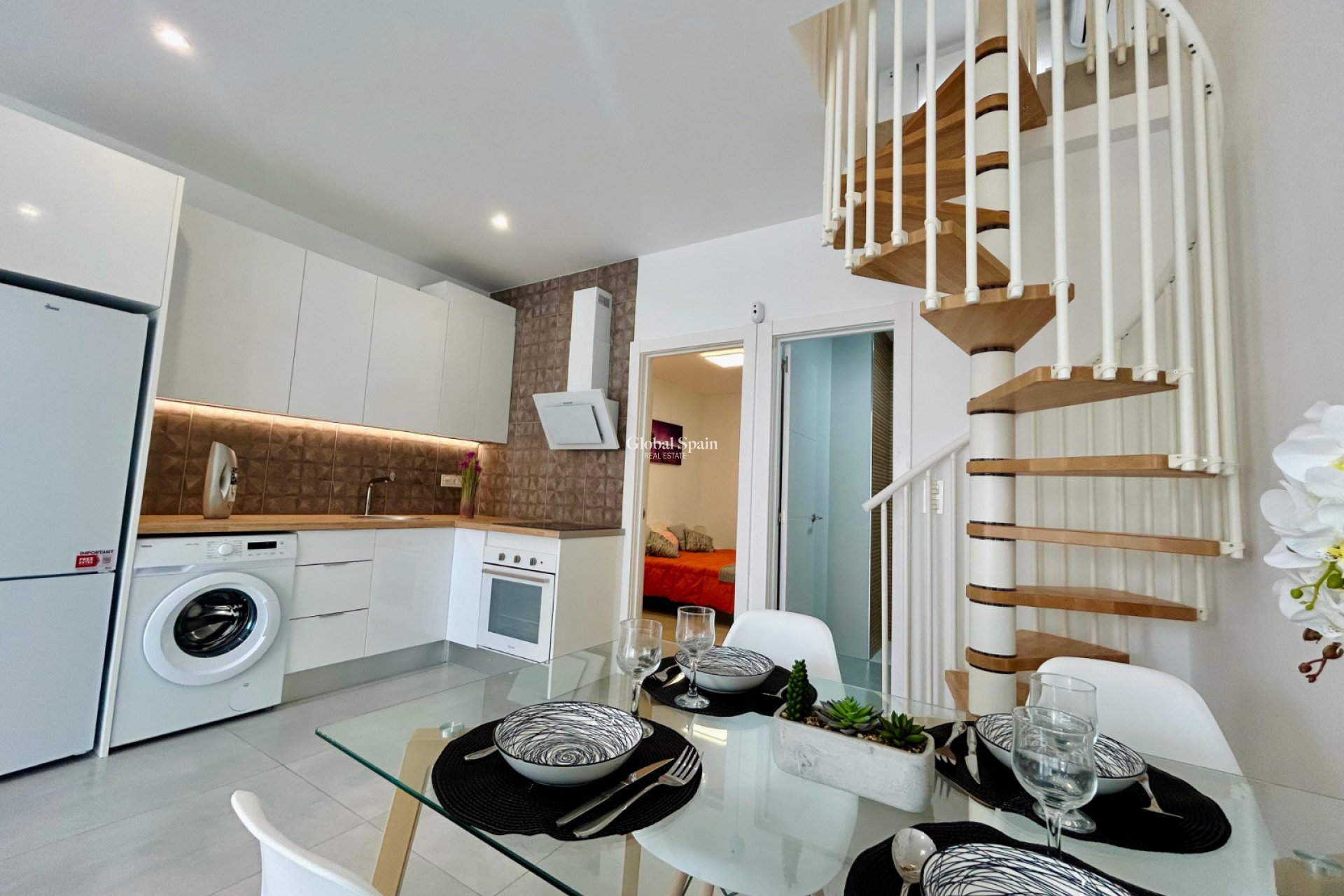 Resale - HOUSE -
TORREVIEJA - Costa Blanca