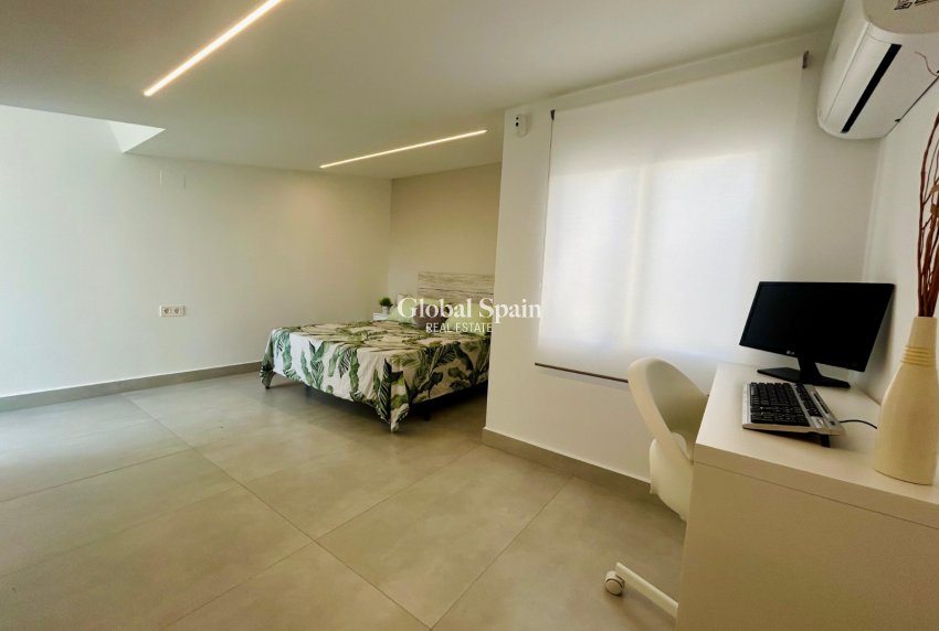 Resale - HOUSE -
TORREVIEJA - Costa Blanca