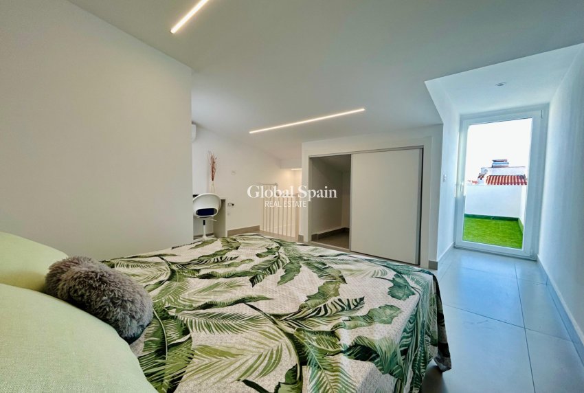 Resale - HOUSE -
TORREVIEJA - Costa Blanca