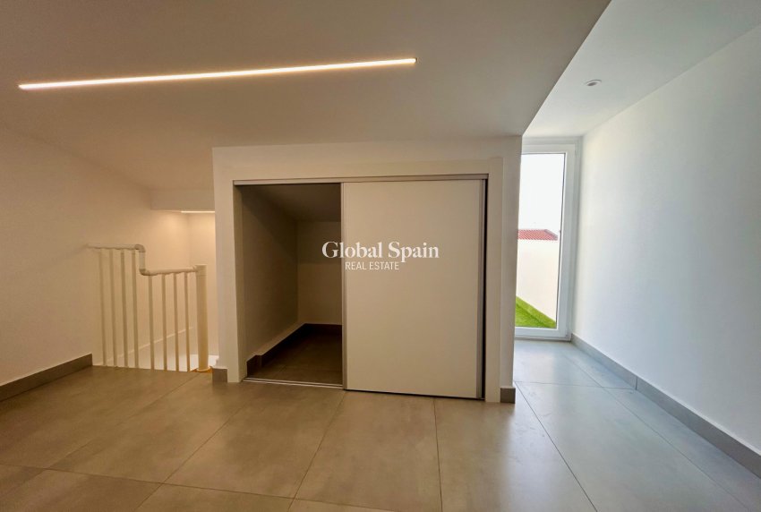 Resale - HOUSE -
TORREVIEJA - Costa Blanca