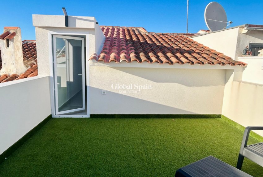 Resale - HOUSE -
TORREVIEJA - Costa Blanca