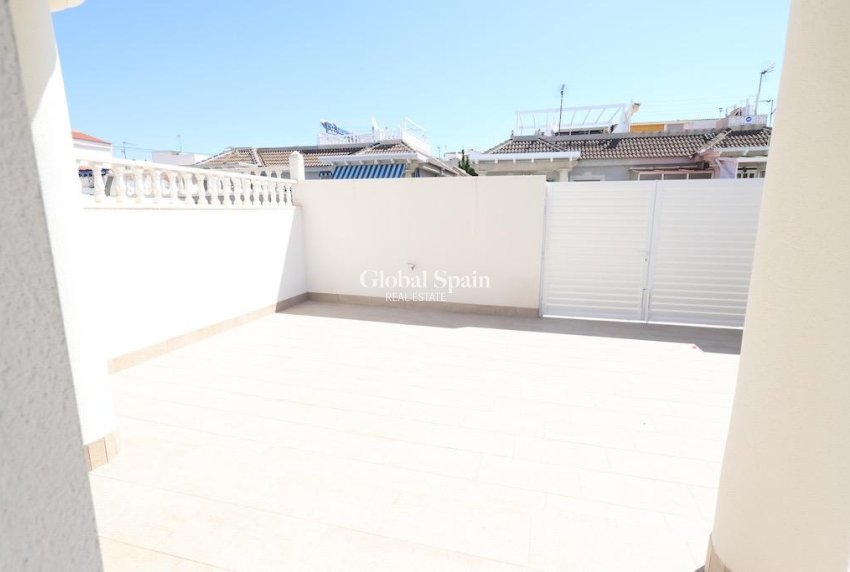 Resale - HOUSE -
TORREVIEJA - Costa Blanca