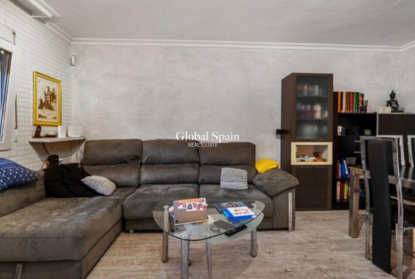 Resale - HOUSE -
TORREVIEJA - Costa Blanca