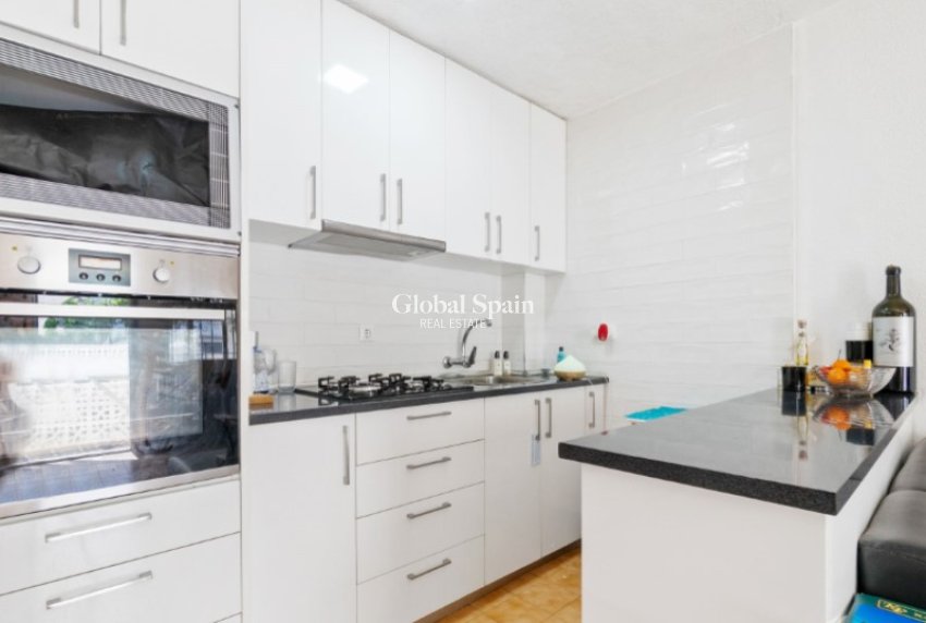 Resale - HOUSE -
TORREVIEJA - Costa Blanca