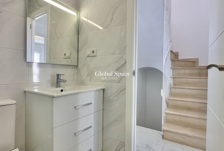 Resale - HOUSE -
TORREVIEJA - Costa Blanca