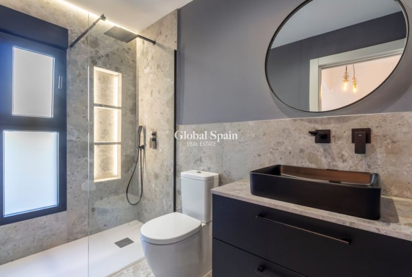 Resale - HOUSE -
TORREVIEJA - Costa Blanca