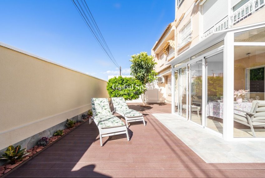 Resale - HOUSE -
TORREVIEJA - Costa Blanca