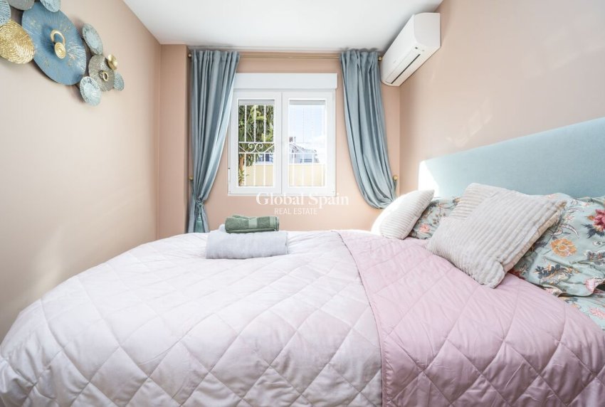 Resale - HOUSE -
TORREVIEJA - Costa Blanca