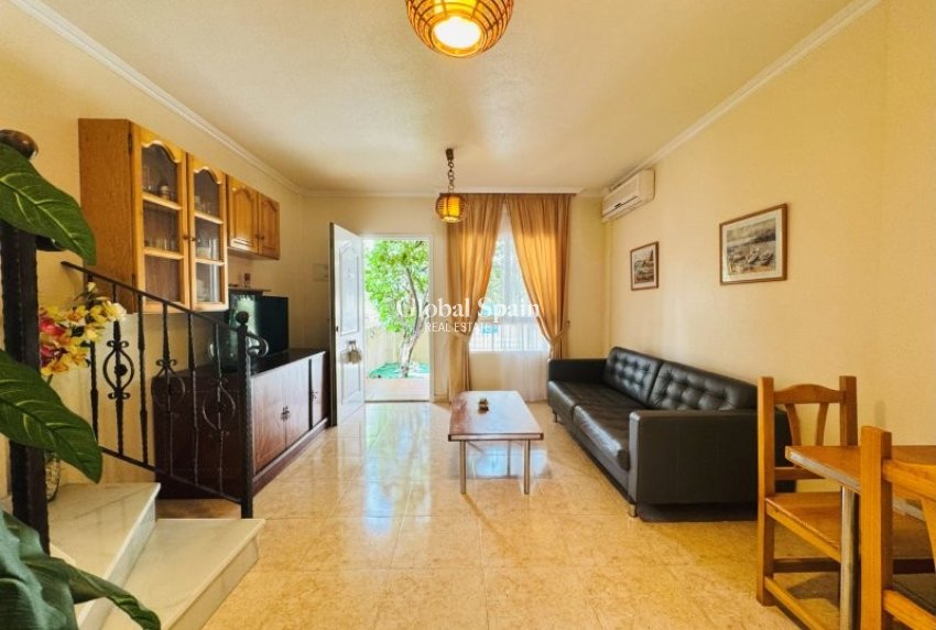 Resale - HOUSE -
TORREVIEJA - Costa Blanca