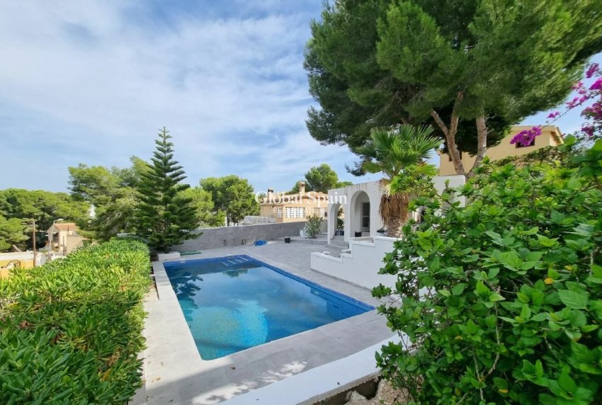 Resale - HOUSE -
TORREVIEJA - Costa Blanca