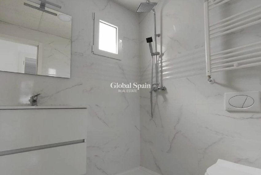 Resale - HOUSE -
TORREVIEJA - Costa Blanca