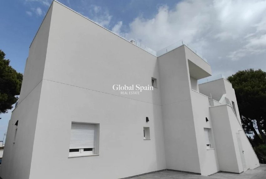 Resale - HOUSE -
TORREVIEJA - Costa Blanca