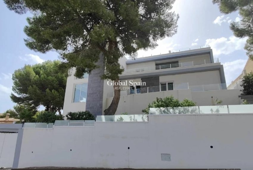 Resale - HOUSE -
TORREVIEJA - Costa Blanca