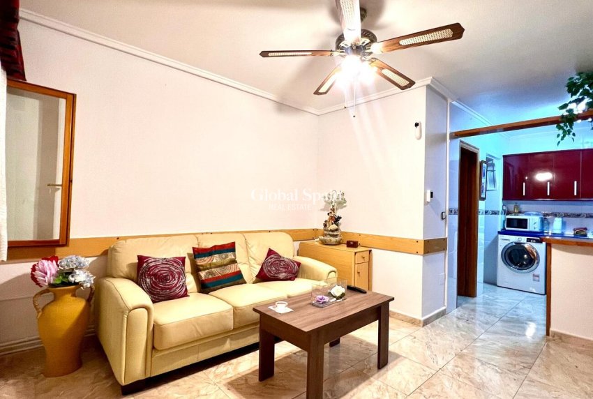 Resale - HOUSE -
TORREVIEJA - Costa Blanca