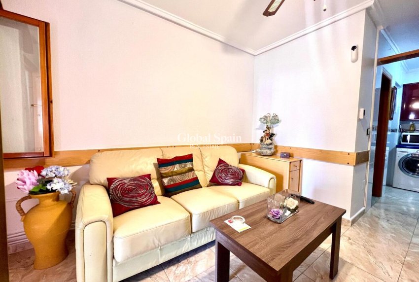 Resale - HOUSE -
TORREVIEJA - Costa Blanca