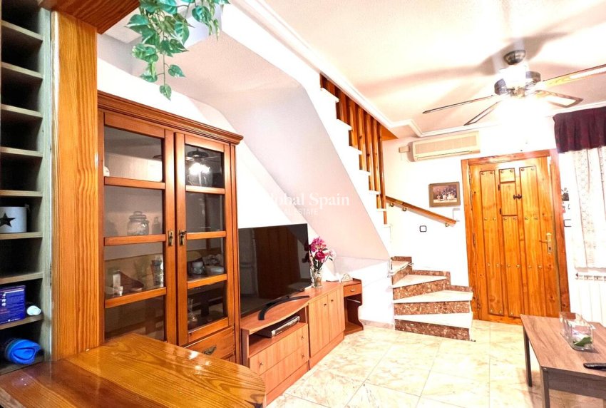 Resale - HOUSE -
TORREVIEJA - Costa Blanca