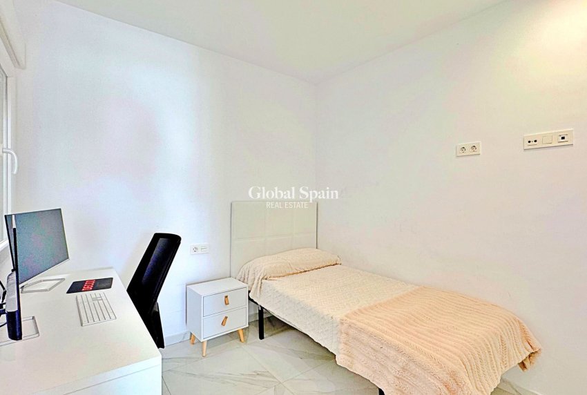 Resale - HOUSE -
TORREVIEJA - Costa Blanca