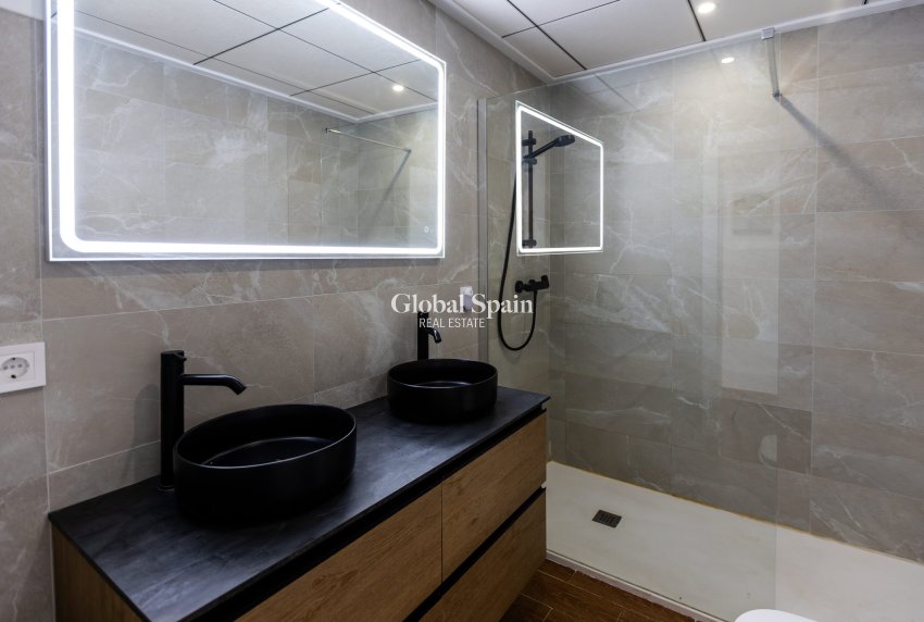 Resale - HOUSE -
TORREVIEJA - Costa Blanca