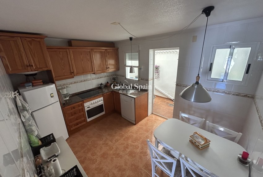 Resale - HOUSE -
TORREVIEJA - Costa Blanca