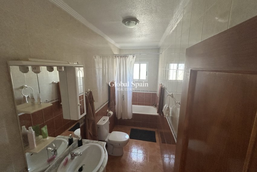 Resale - HOUSE -
TORREVIEJA - Costa Blanca