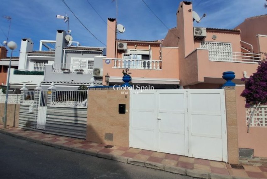 Resale - HOUSE -
TORREVIEJA - Costa Blanca