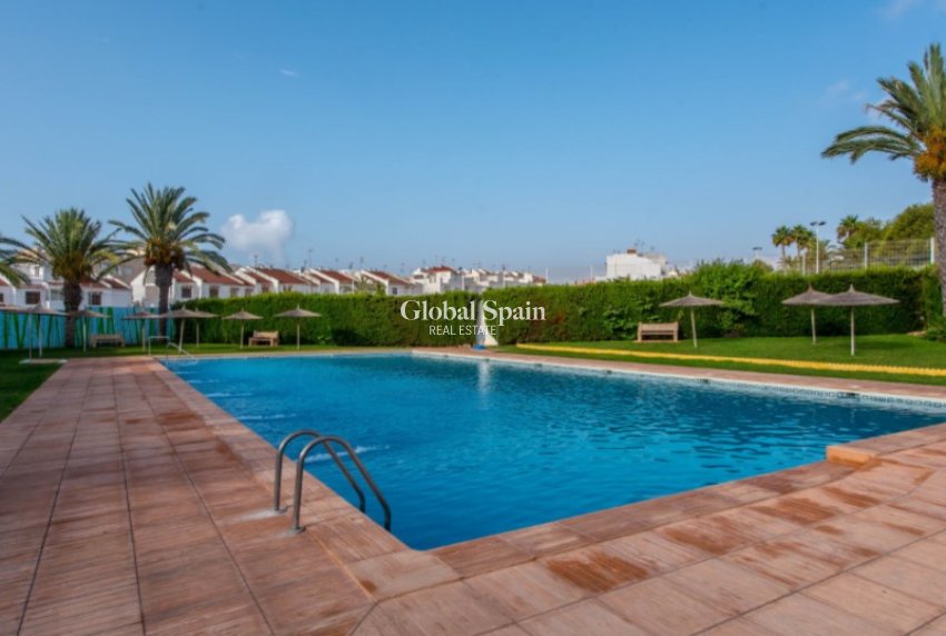 Resale - HOUSE -
TORREVIEJA - Costa Blanca