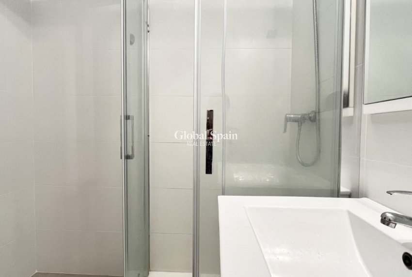 Resale - HOUSE -
TORREVIEJA - Costa Blanca