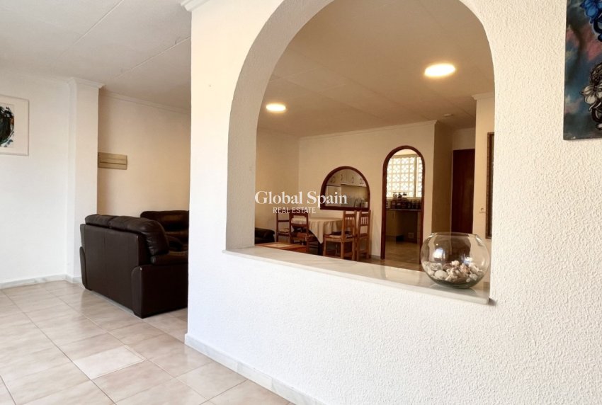 Resale - HOUSE -
TORREVIEJA - Costa Blanca