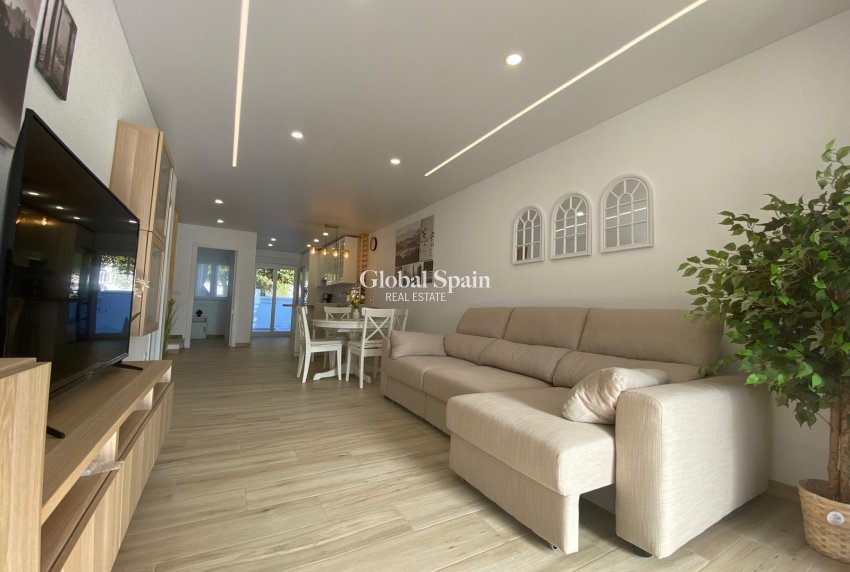 Resale - HOUSE -
TORREVIEJA - Costa Blanca