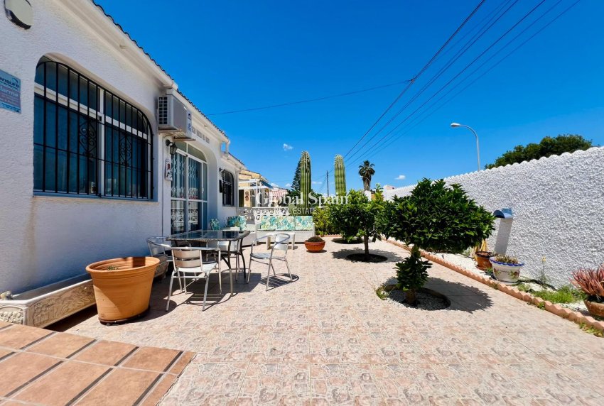 Resale - HOUSE -
TORREVIEJA - Costa Blanca