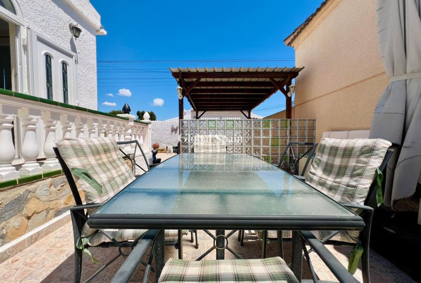 Resale - HOUSE -
TORREVIEJA - Costa Blanca