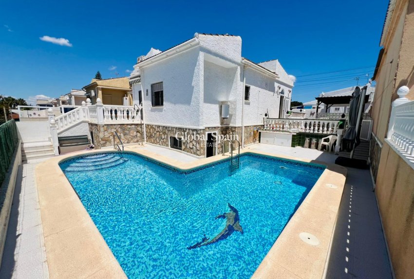 Resale - HOUSE -
TORREVIEJA - Costa Blanca