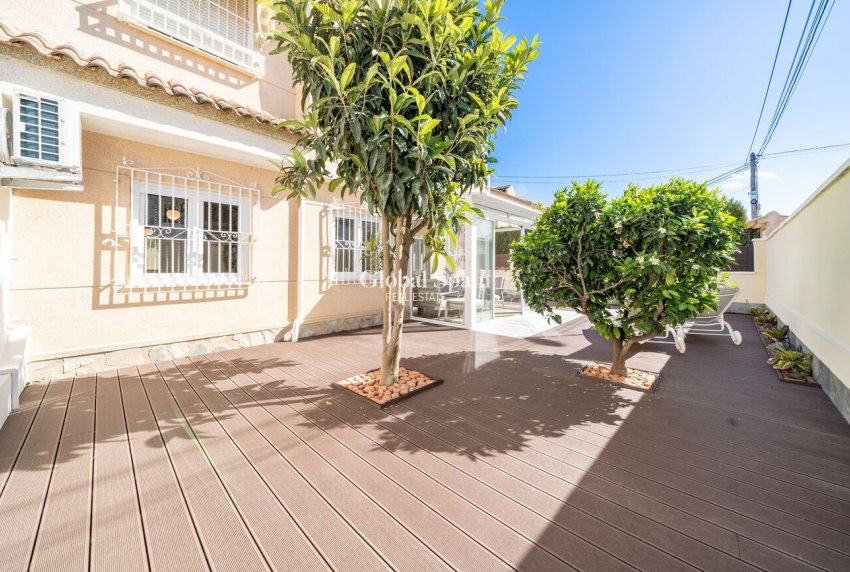 Resale - HOUSE -
TORREVIEJA - Costa Blanca