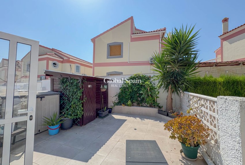 Resale - HOUSE -
TORREVIEJA - Costa Blanca