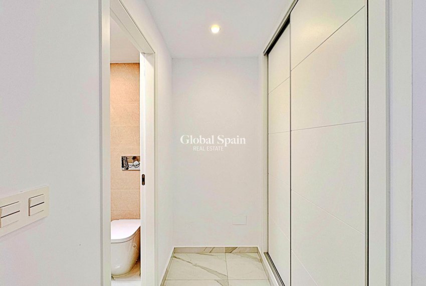 Resale - HOUSE -
TORREVIEJA - Costa Blanca