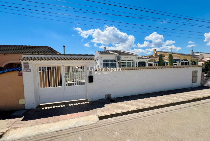 Resale - HOUSE -
TORREVIEJA - Costa Blanca