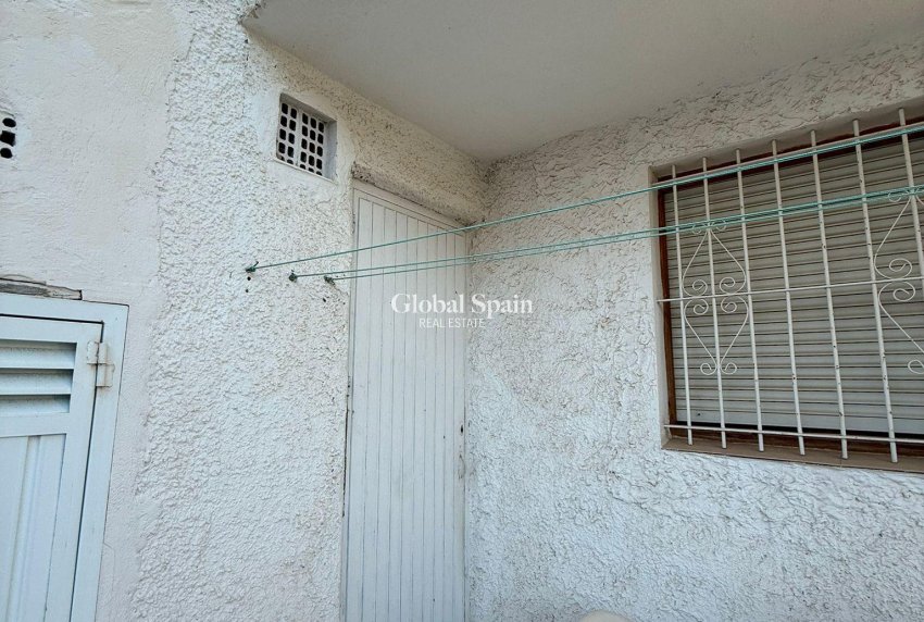 Resale - HOUSE -
TORREVIEJA - Costa Blanca