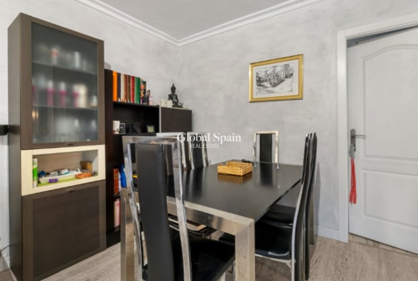 Resale - HOUSE -
TORREVIEJA - Costa Blanca