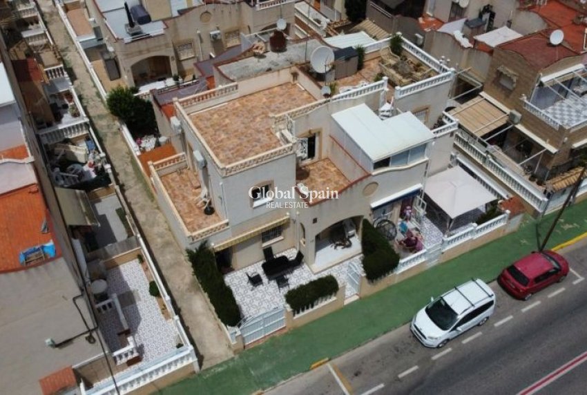 Resale - HOUSE -
TORREVIEJA - Costa Blanca