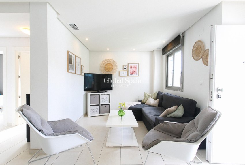 Resale - HOUSE -
TORREVIEJA - Costa Blanca