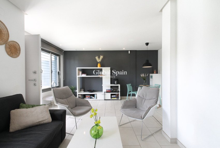 Resale - HOUSE -
TORREVIEJA - Costa Blanca