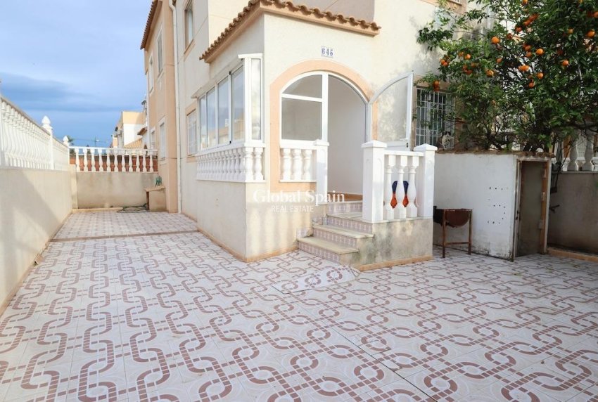 Resale - HOUSE -
TORREVIEJA - Costa Blanca