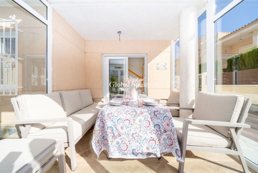 Resale - HOUSE -
TORREVIEJA - Costa Blanca