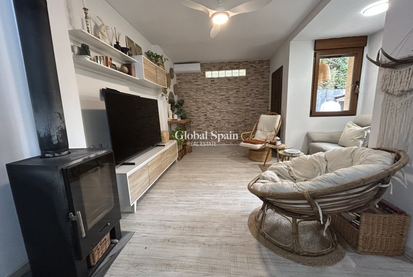 Resale - HOUSE -
TORREVIEJA - Costa Blanca