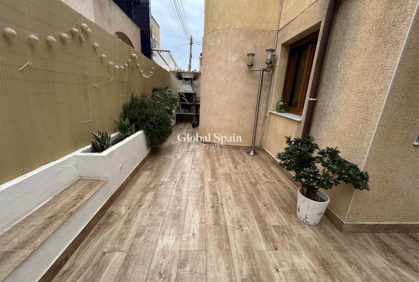 Resale - HOUSE -
TORREVIEJA - Costa Blanca