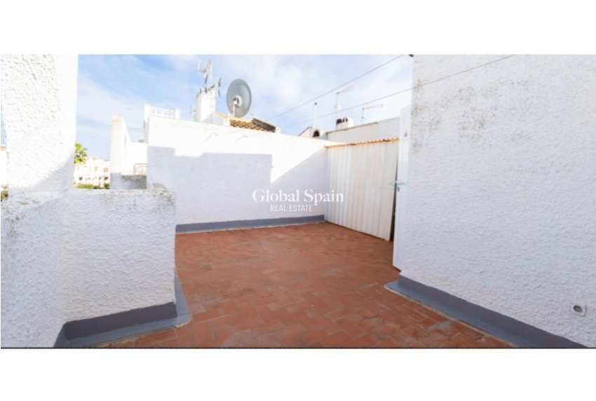 Resale - HOUSE -
TORREVIEJA - Costa Blanca