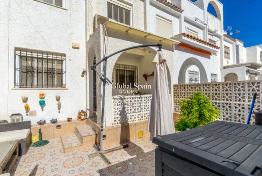 Resale - HOUSE -
TORREVIEJA - Costa Blanca