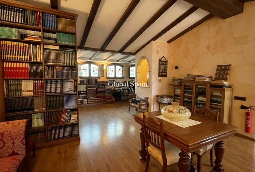 Resale - HOUSE -
TORREVIEJA - Costa Blanca