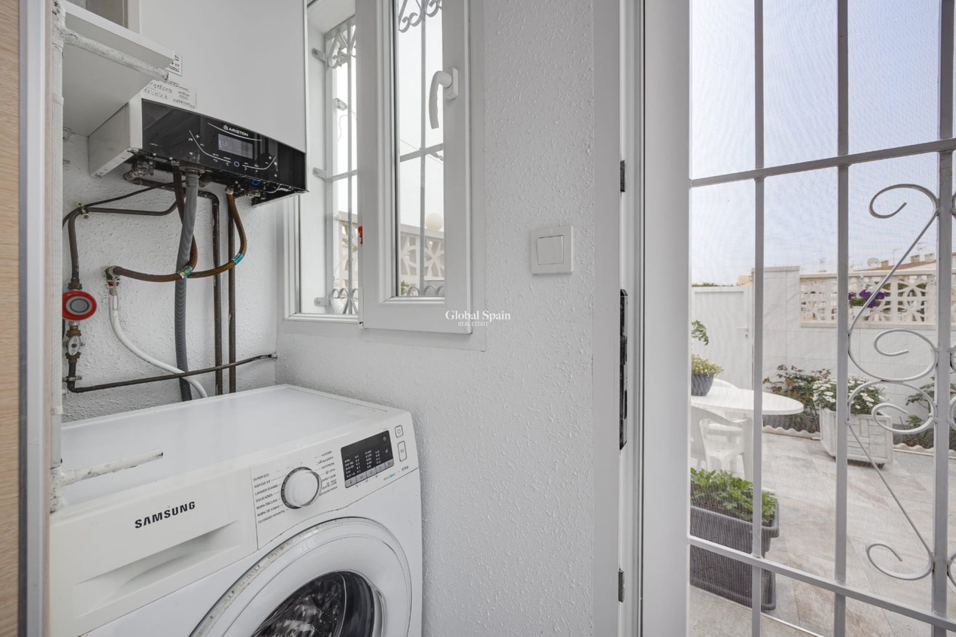 Resale - HOUSE -
TORREVIEJA - Costa Blanca